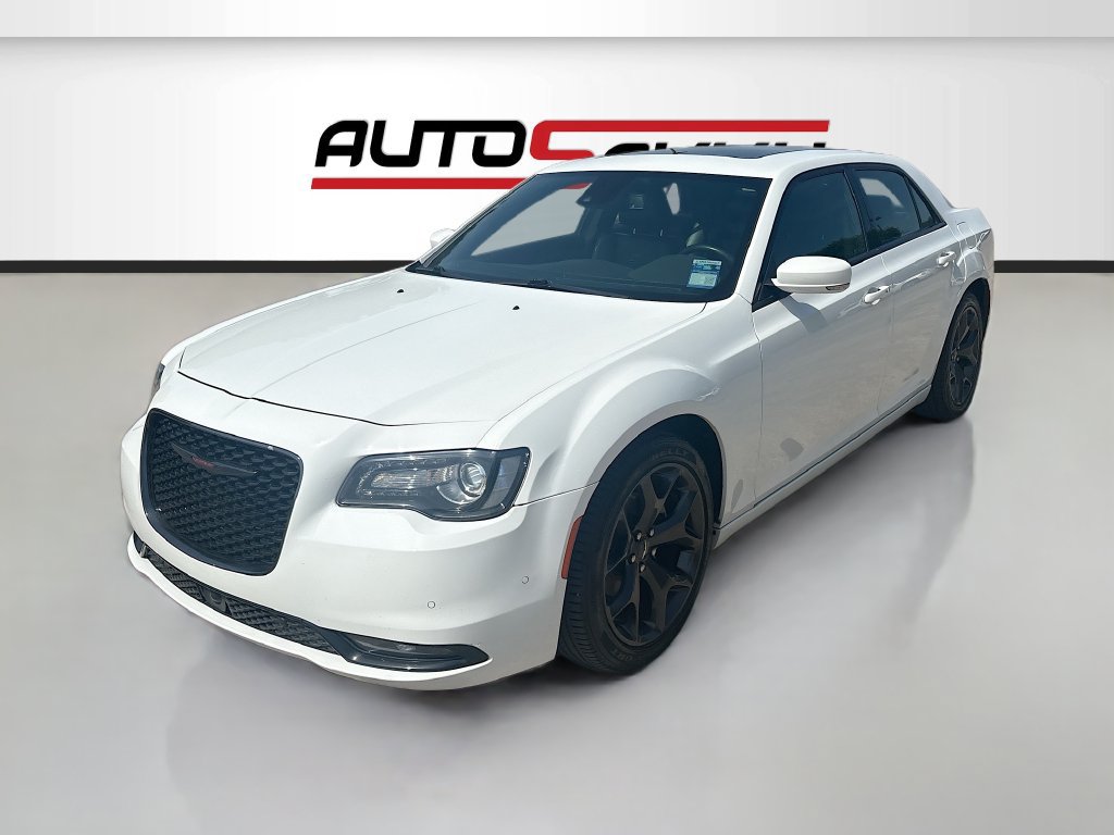 Used 2023 Chrysler 300 S w/ Comfort Group RWD image 3