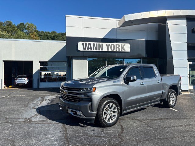 Used 2019 Chevrolet Silverado 1500 High Country w/ Technology Package AWD/4WD image 1