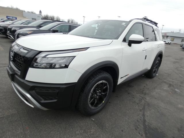 New 2025 Nissan Pathfinder Rock Creek image 7