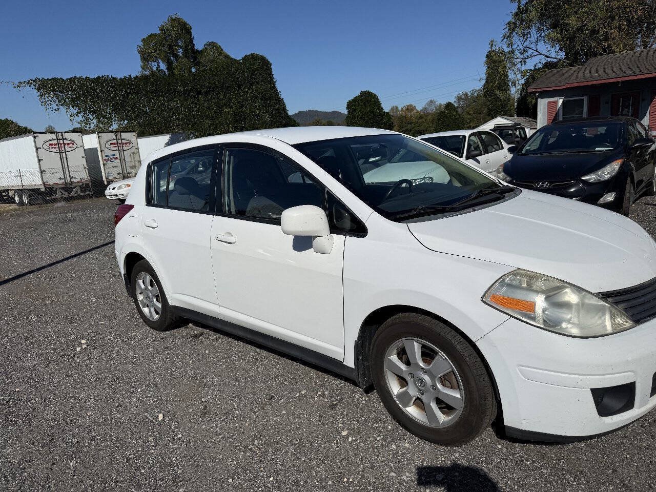Used 2008 Nissan Versa Hatchback w/ Convenience Pkg FWD image 5