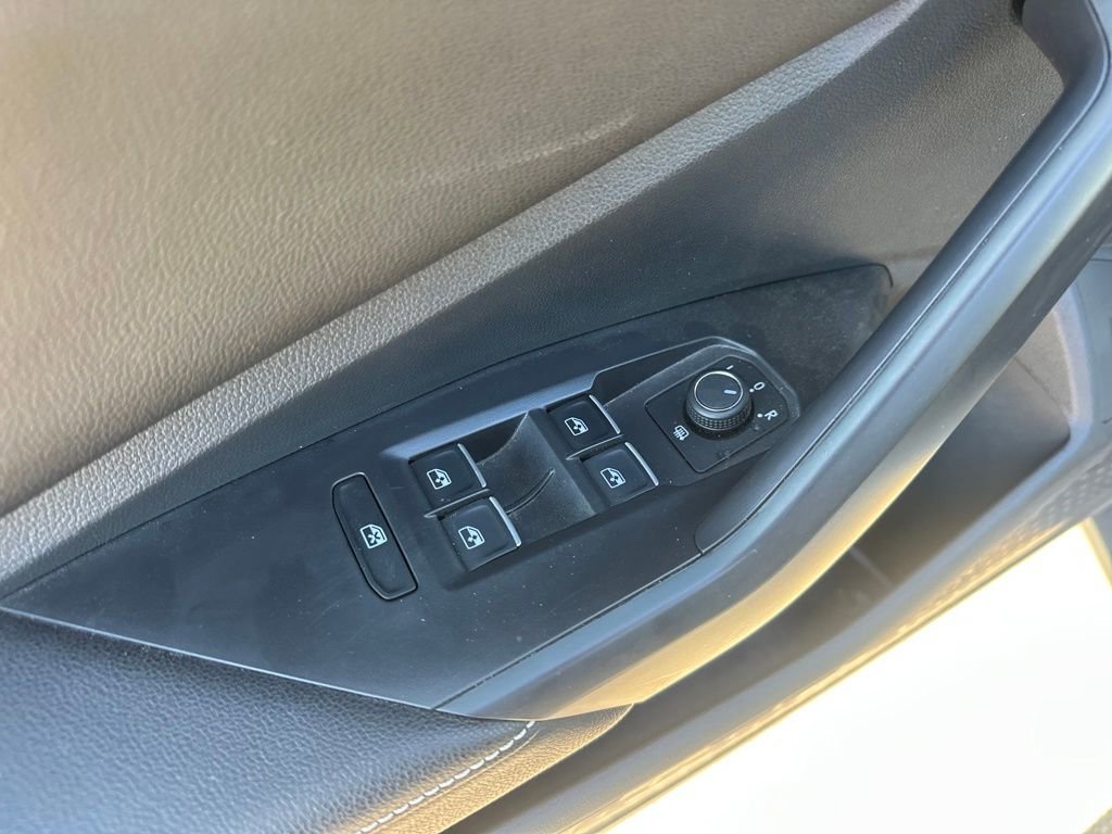 Used 2025 Volkswagen Jetta S image 12