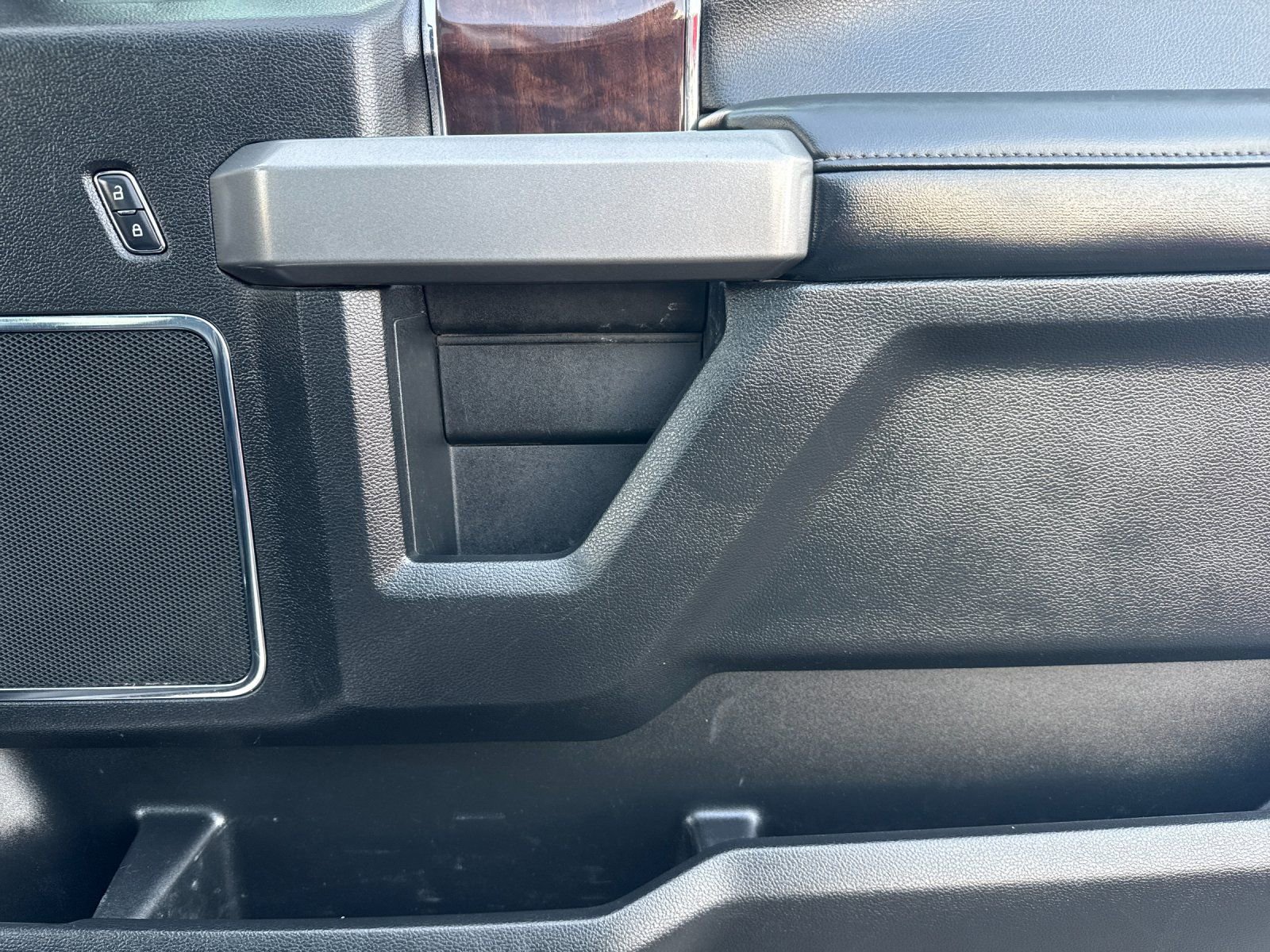 Used 2017 Ford F450 Platinum w/ Platinum Ultimate Package image 19