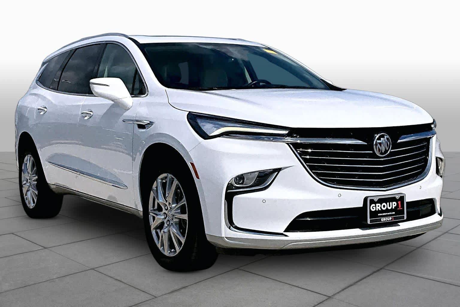 Used 2023 Buick Enclave Essence w/ Experience Buick Package FWD image 3