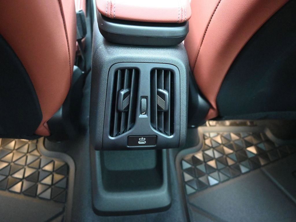 New 2026 BMW X1 xDrive28i w/ M Sport Package image 18