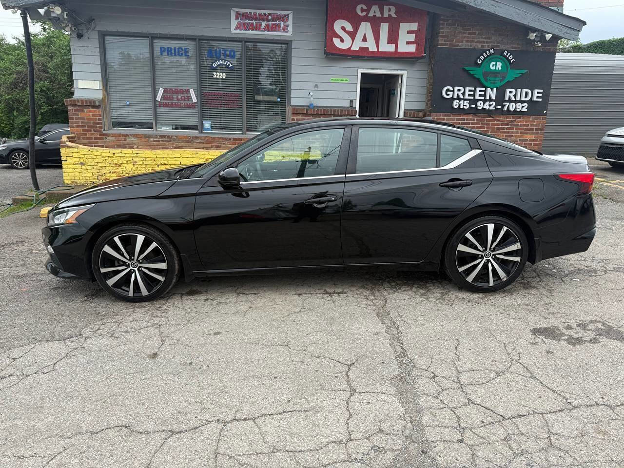 Used 2019 Nissan Altima 2.0 SR FWD image 2