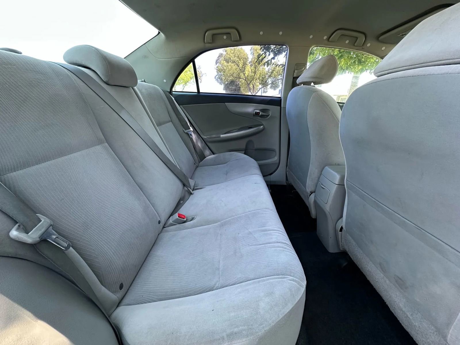 Used 2012 Toyota Corolla LE image 9