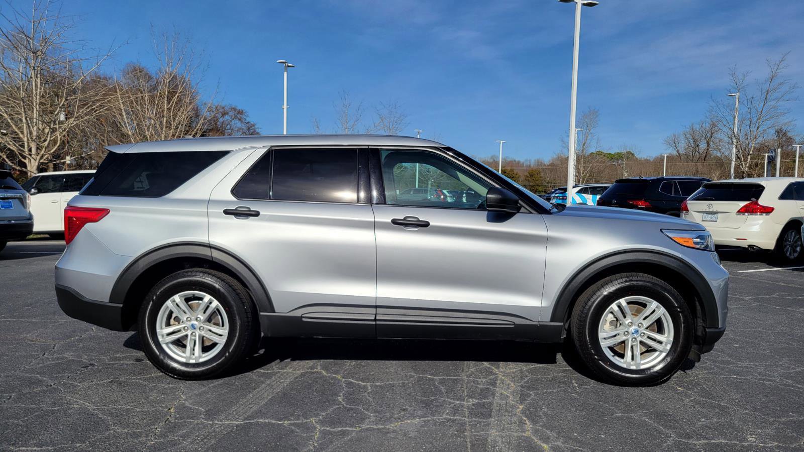 Used 2022 Ford Explorer Base image 4