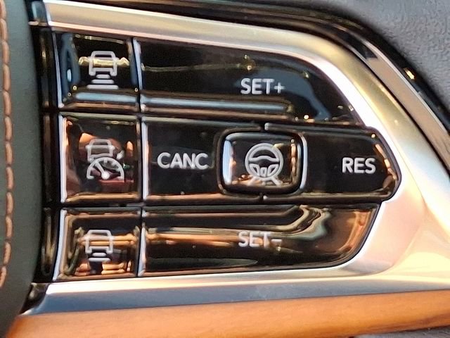 Used 2025 Jeep Grand Cherokee Summit image 23