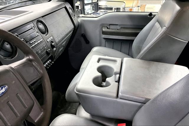 Used 2015 Ford F550 4x4 Regular Cab Super Duty image 13
