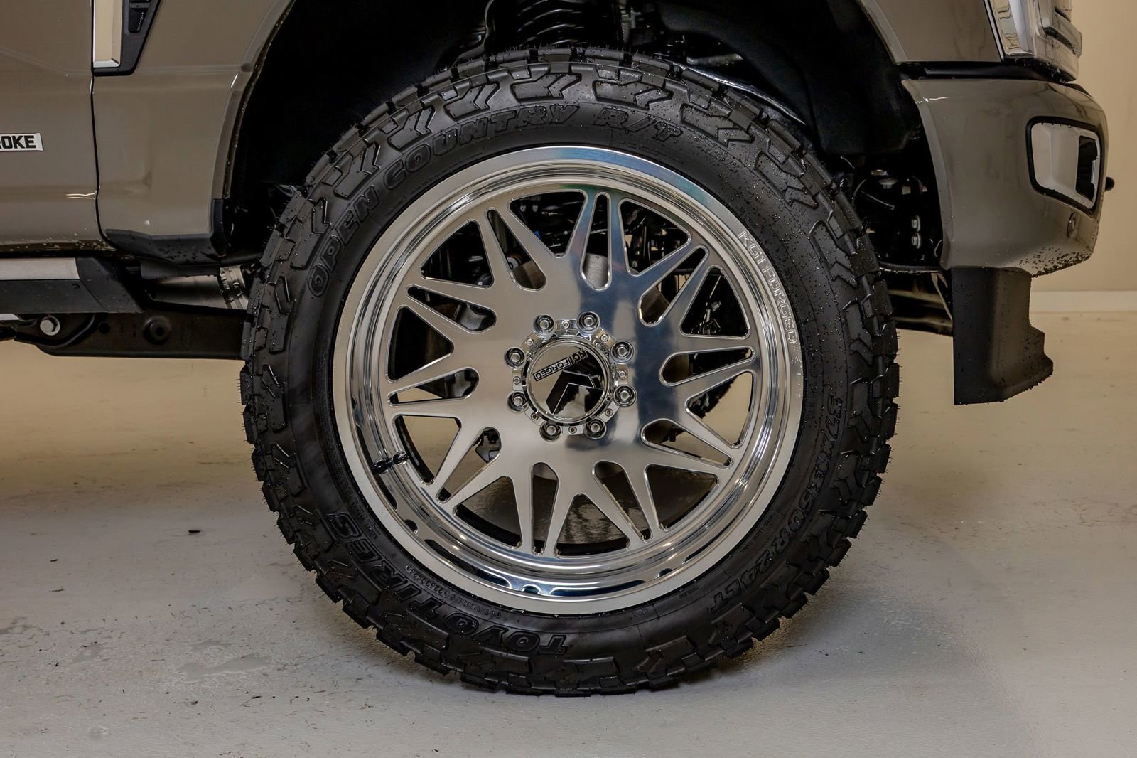 Used 2026 Ford F250 Platinum AWD/4WD image 12