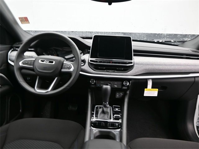 Used 2025 Jeep Compass Sport image 15