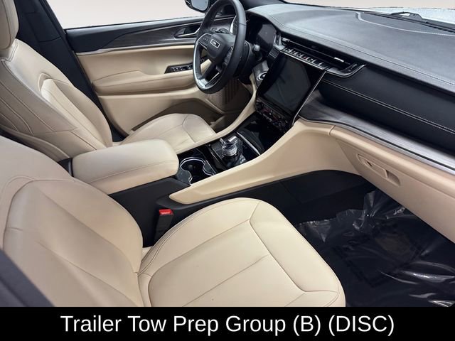 Used 2023 Jeep Grand Cherokee Limited w/ Trailer Tow Prep Group (B) AWD/4WD image 4