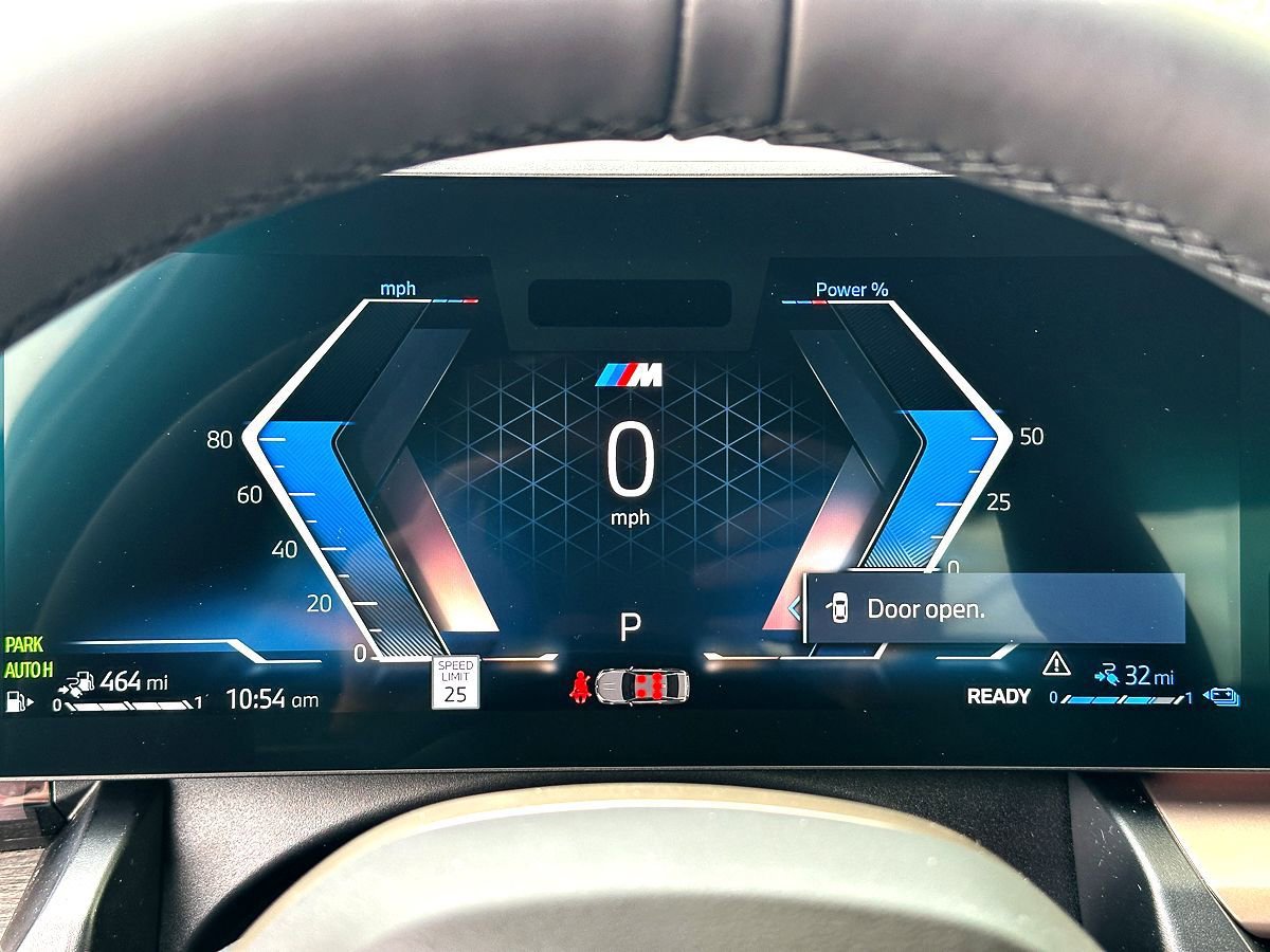 New 2026 BMW 550e xDrive w/ Executive Package AWD/4WD image 15