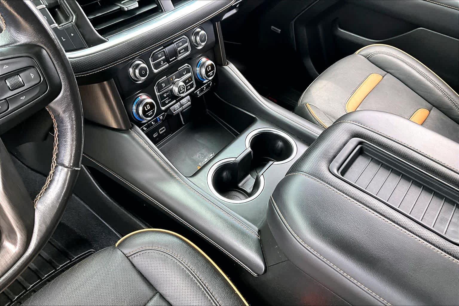 Used 2022 GMC Yukon XL AT4 AWD/4WD image 17
