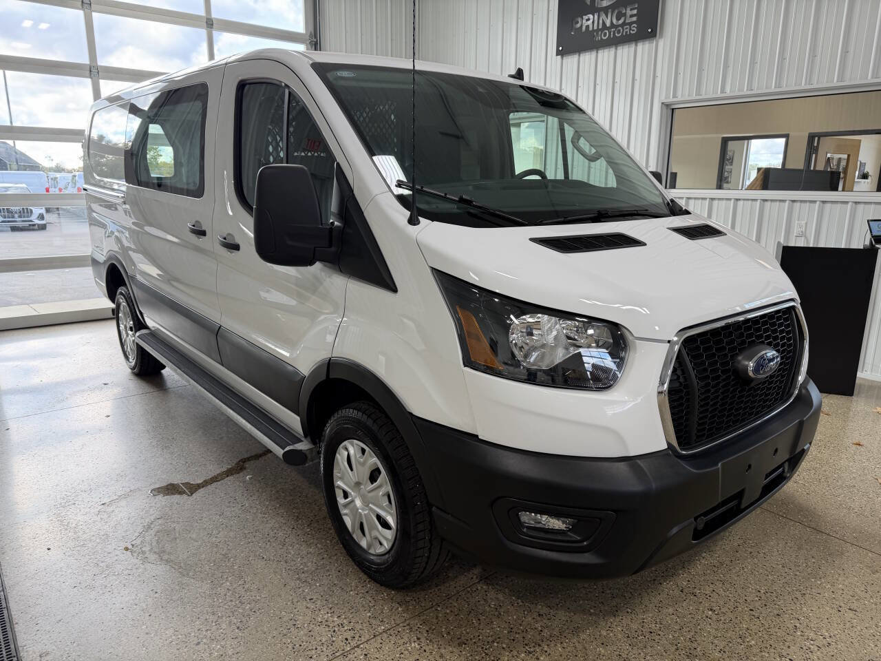Used 2024 Ford Transit 250 Low Roof w/ Exterior Upgrade Package image 33