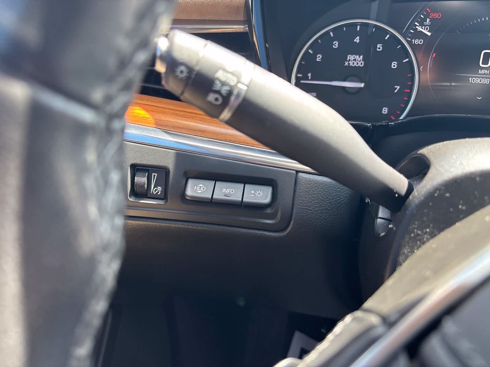 Used 2019 Cadillac XT5 Platinum AWD/4WD image 21