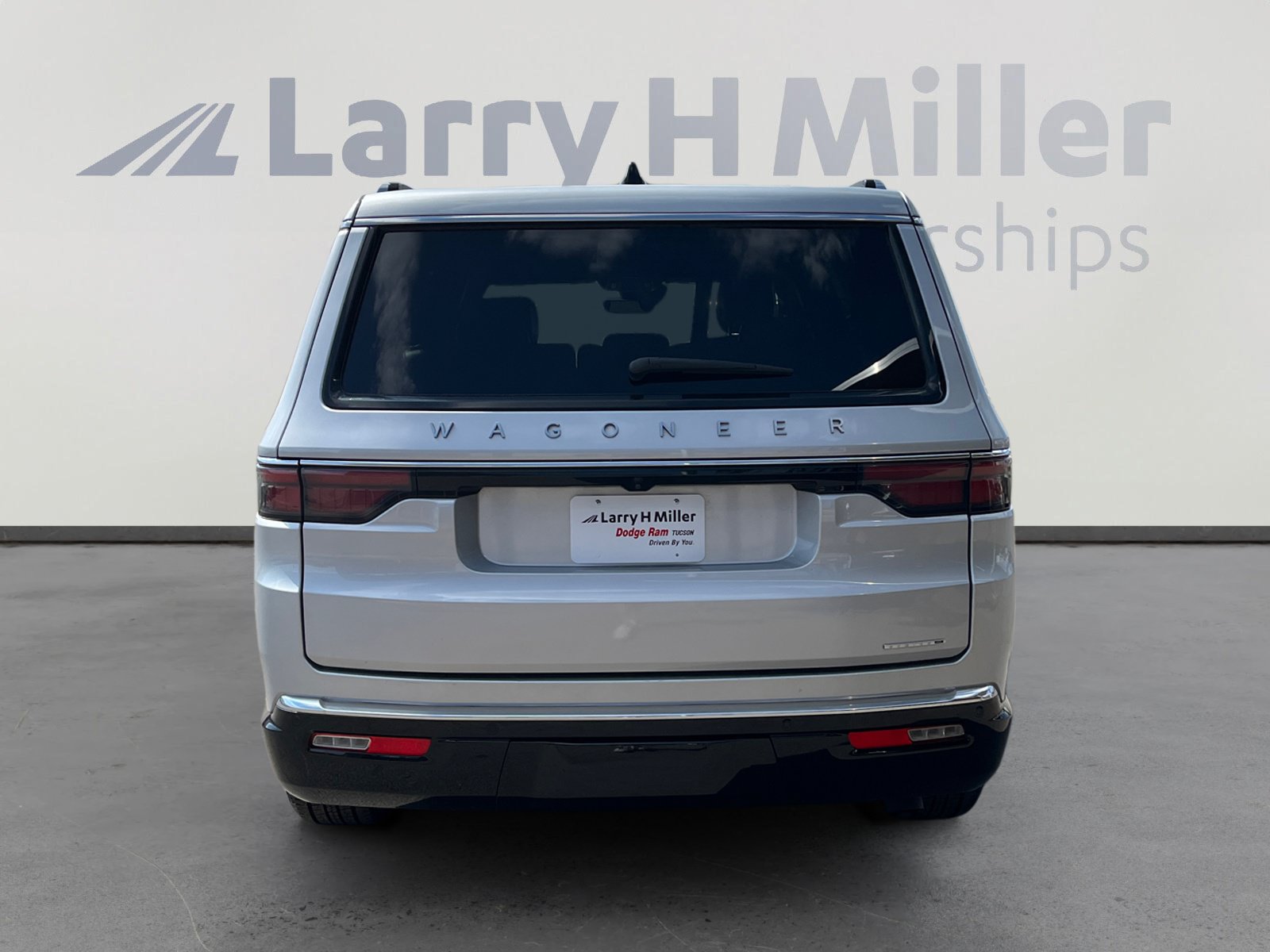 Used 2024 Jeep Wagoneer Series III AWD/4WD image 4