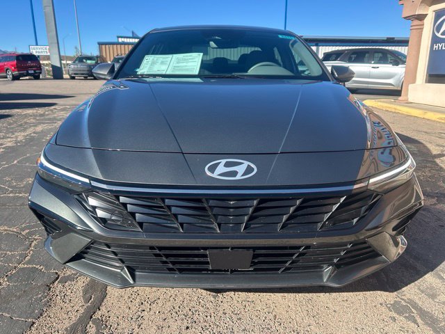 Used 2025 Hyundai Elantra SEL w/ Cargo Package FWD image 6