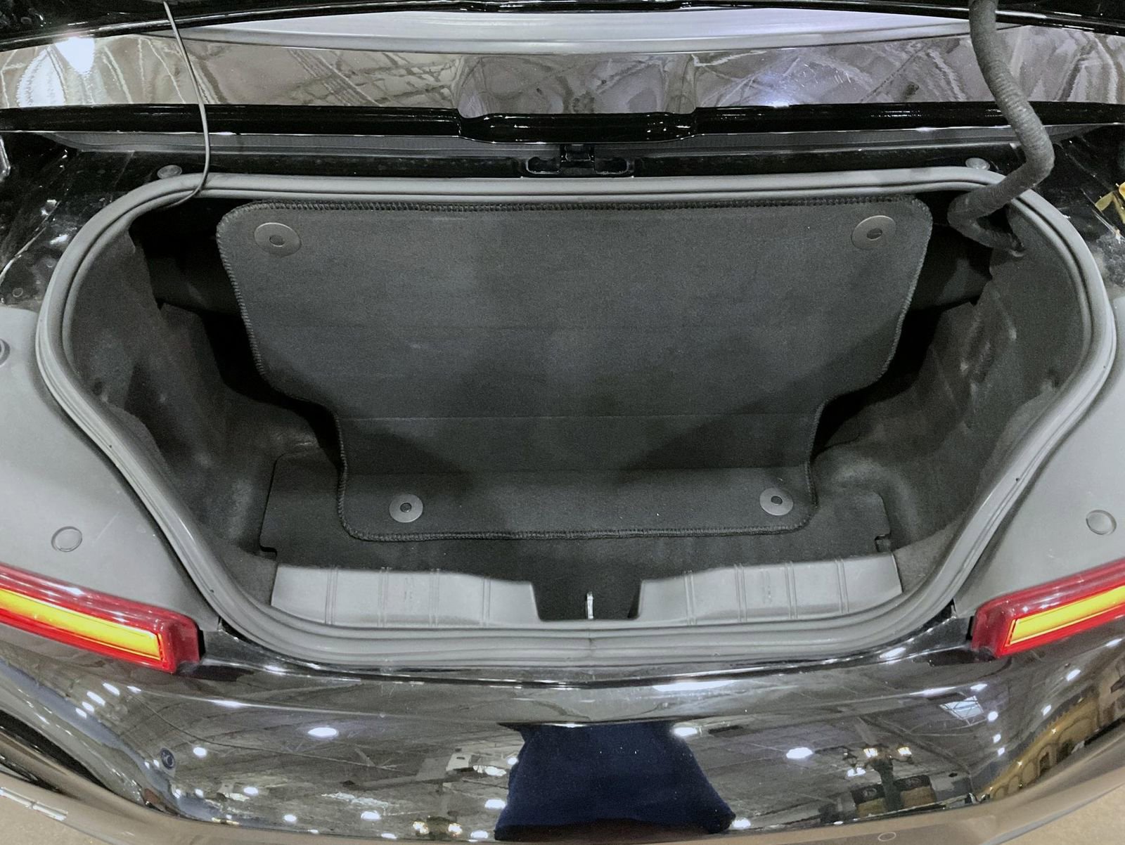 Used 2018 Chevrolet Camaro SS image 19