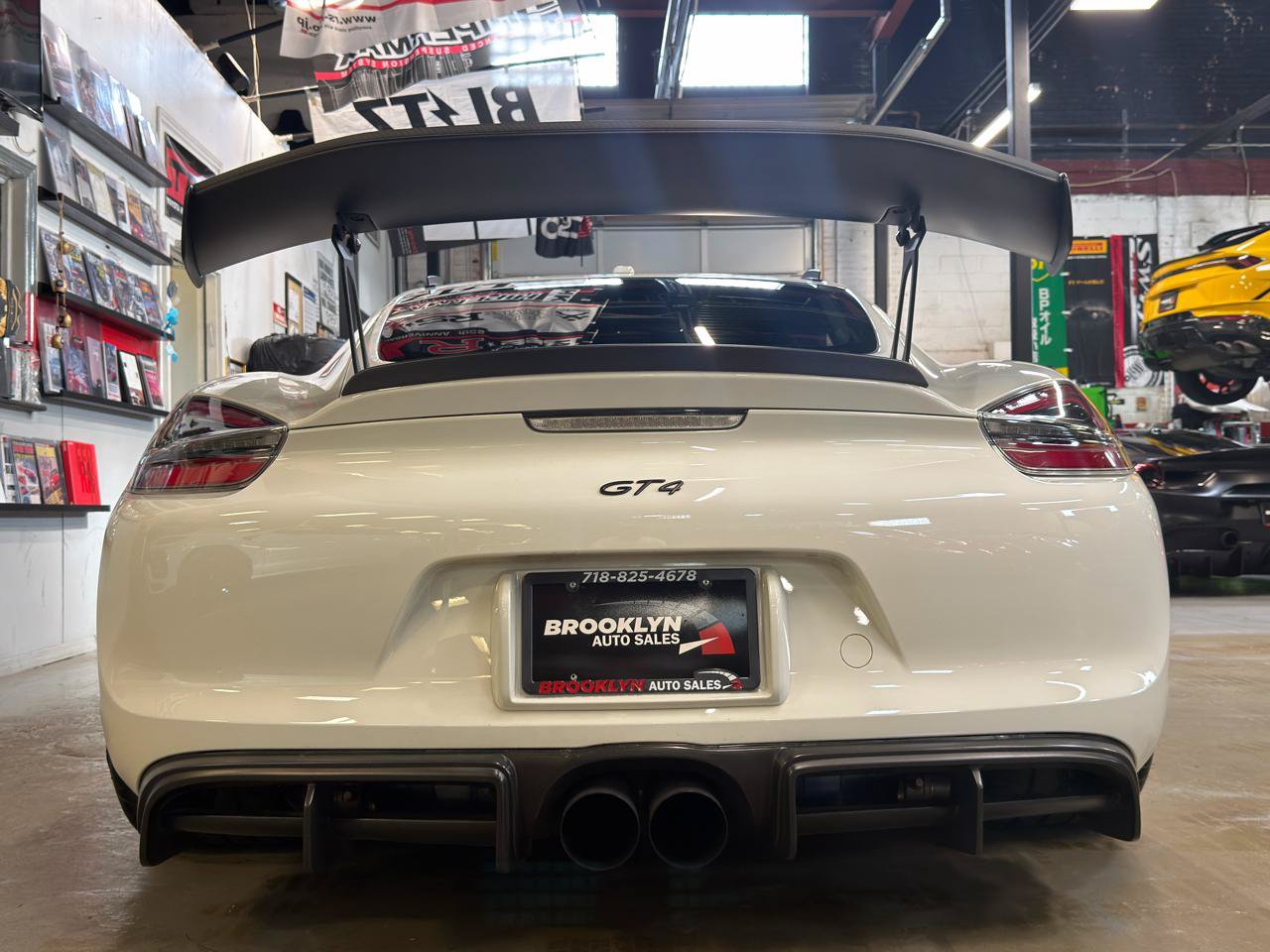 Used 2016 Porsche Cayman GT4 RWD image 8