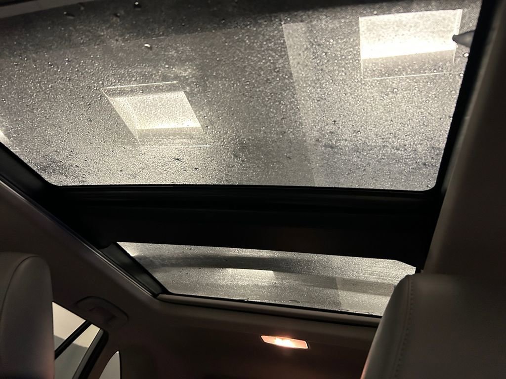 Used 2021 Toyota RAV4 Limited image 24