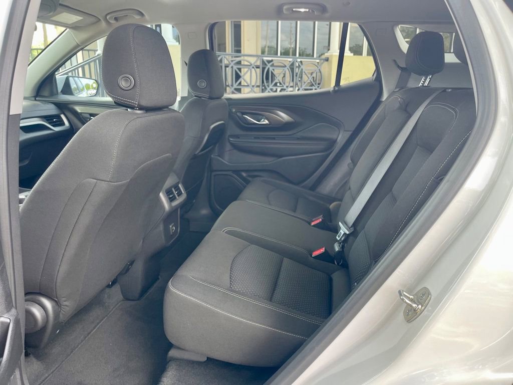 Used 2024 GMC Terrain SLE image 12