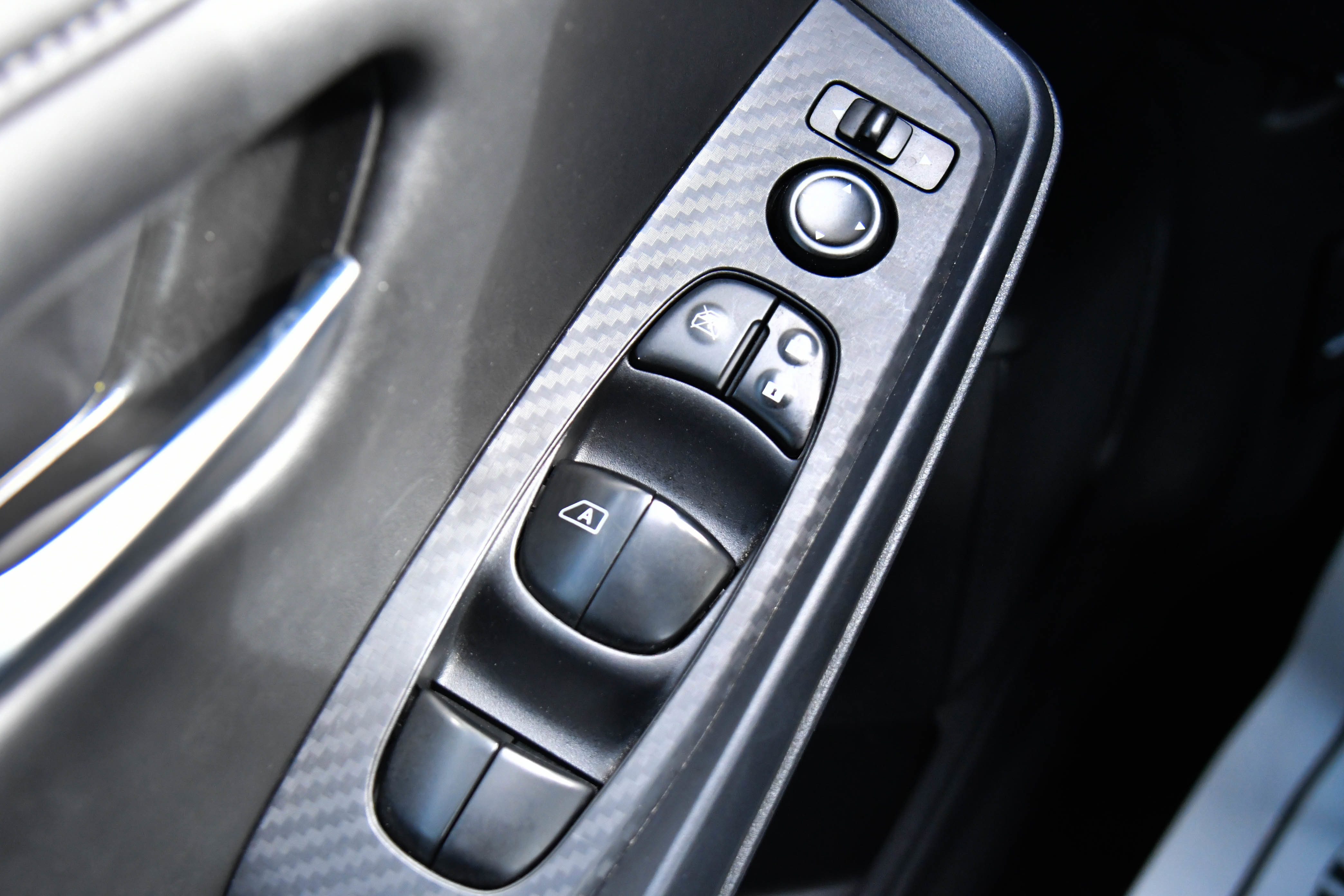 Used 2023 Nissan Sentra SV image 30