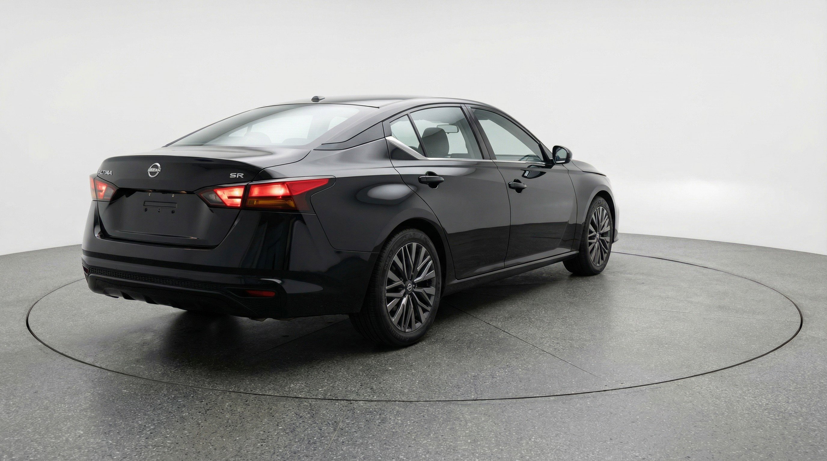 Used 2025 Nissan Altima 2.5 SV image 9