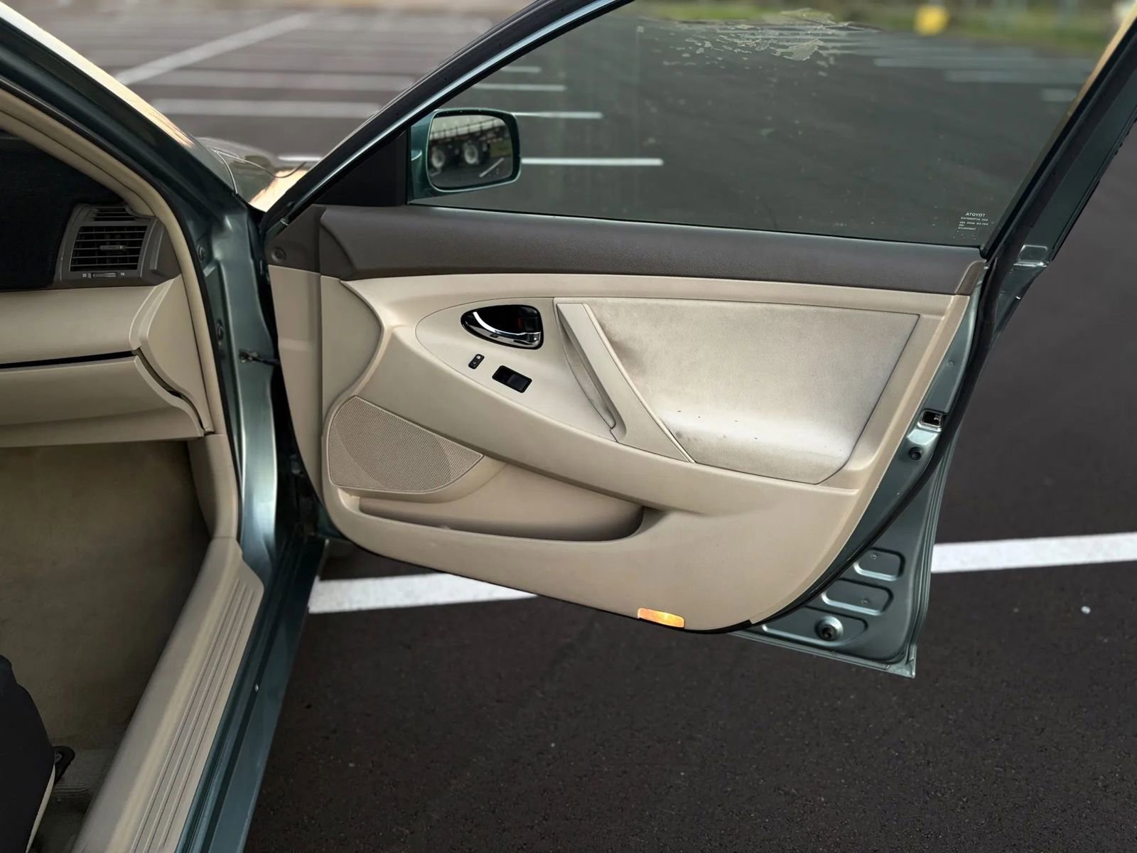 Used 2009 Toyota Camry SE image 14