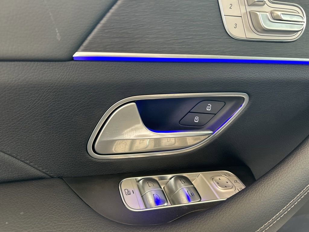 Used 2025 Mercedes-Benz GLS 450 4MATIC image 36