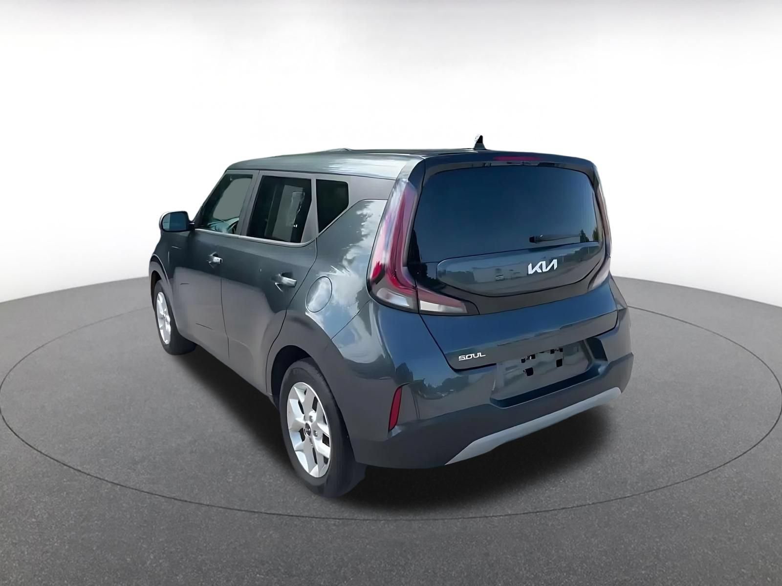 Used 2025 Kia Soul LX w/ LX Technology Package FWD image 10