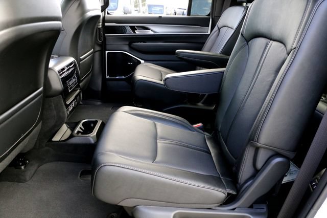 New 2026 Jeep Grand Wagoneer Limited AWD/4WD image 18