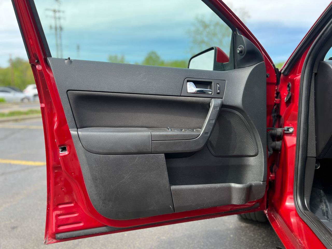 Used 2011 Ford Focus SES w/ 401A Rapid Spec Order Code FWD image 13