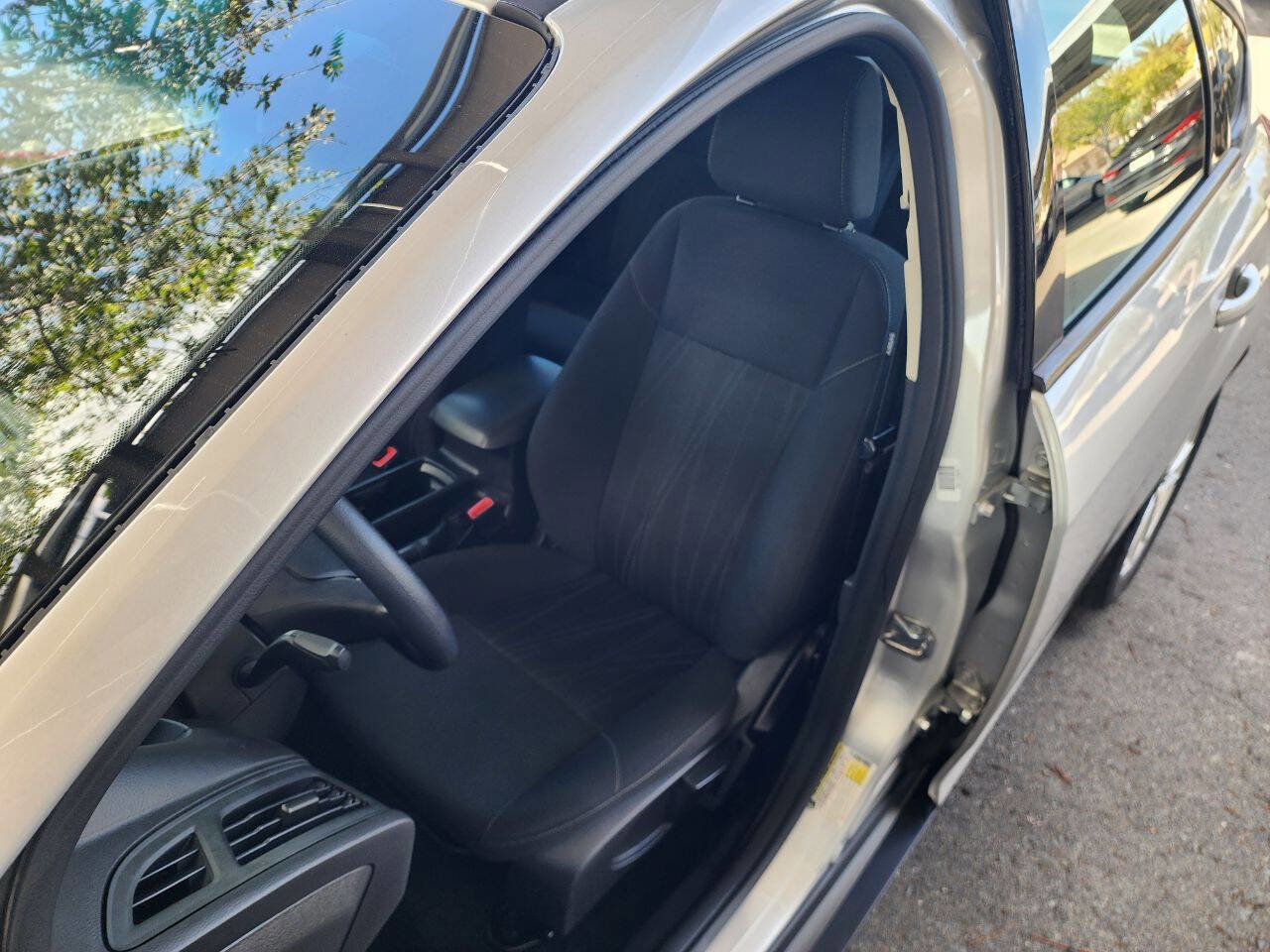 Used 2015 Ford Focus SE image 19