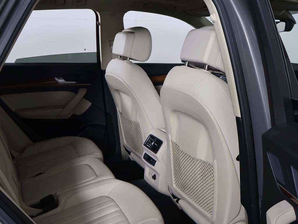 Used 2023 Audi Q5 2.0T Premium w/ Convenience Package AWD/4WD image 29