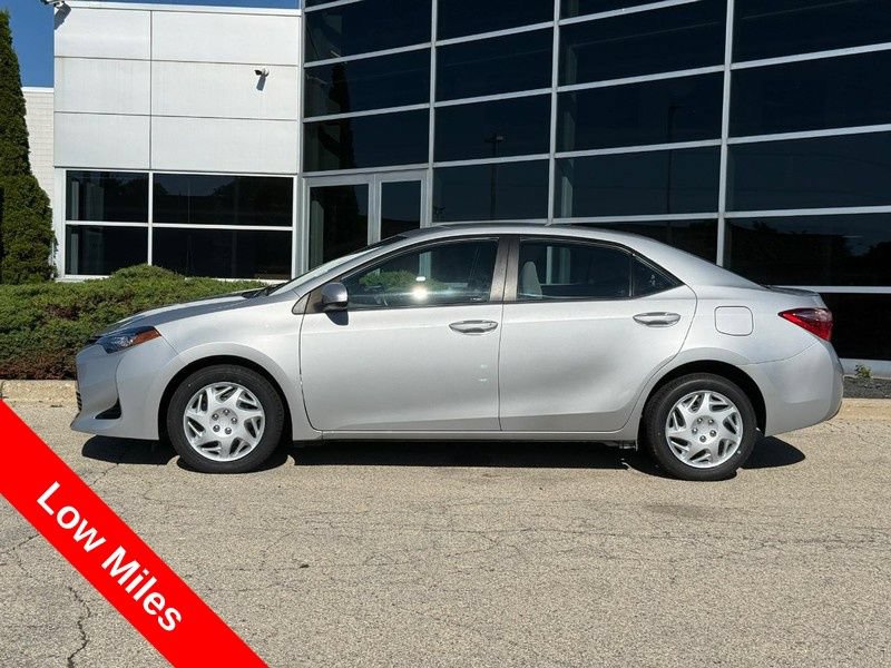 Used 2017 Toyota Corolla LE w/ Carpet Mat Package (TMS) FWD image 6