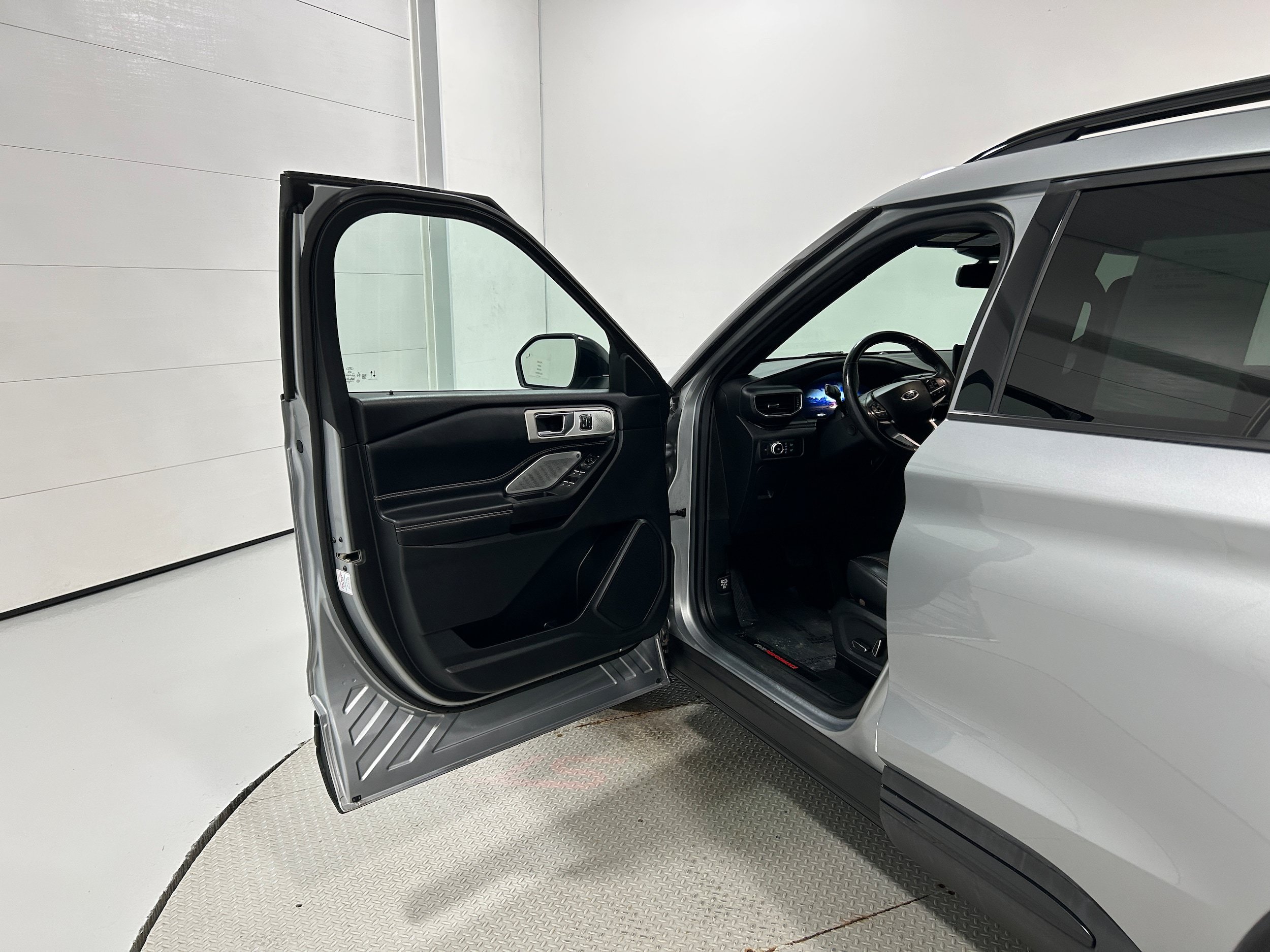 Used 2020 Ford Explorer ST w/ ST Street Pack AWD/4WD image 23