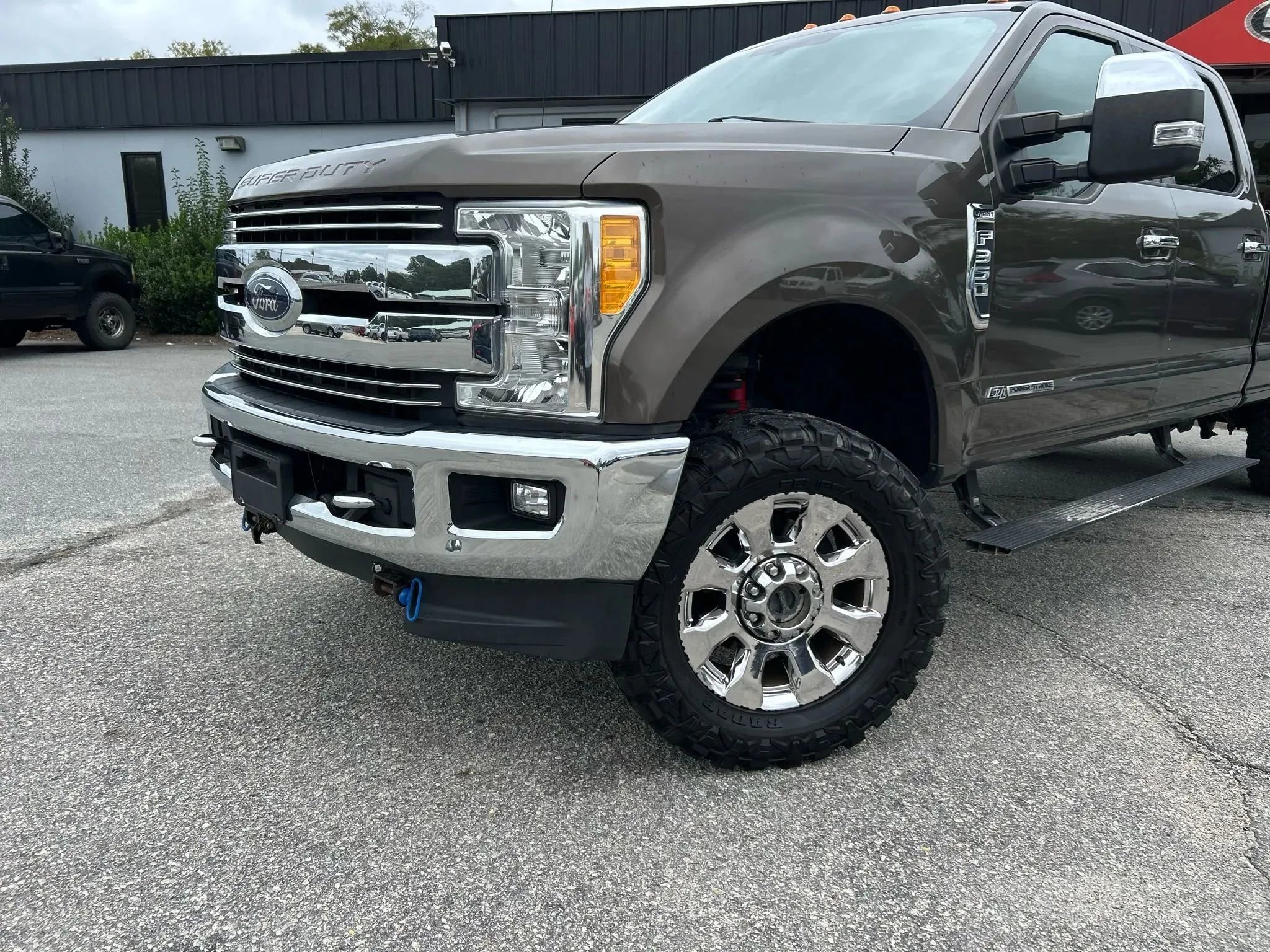 Used 2017 Ford F350 Lariat w/ Chrome Package image 4
