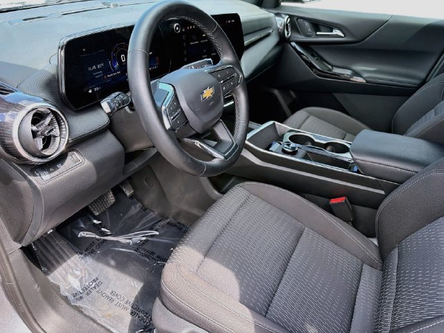 Used 2026 Chevrolet Equinox LT FWD image 25