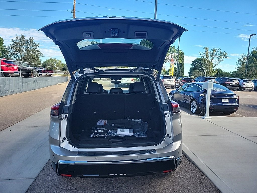 New 2026 Nissan Rogue Platinum image 13