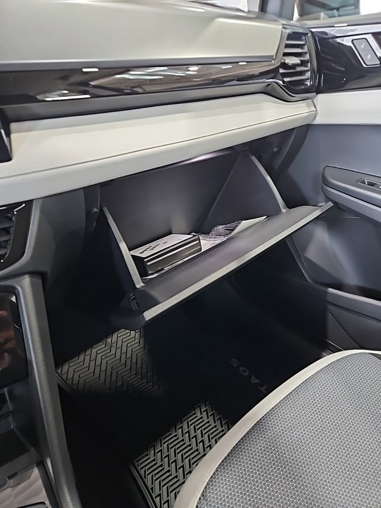 New 2026 Volkswagen Taos S image 28