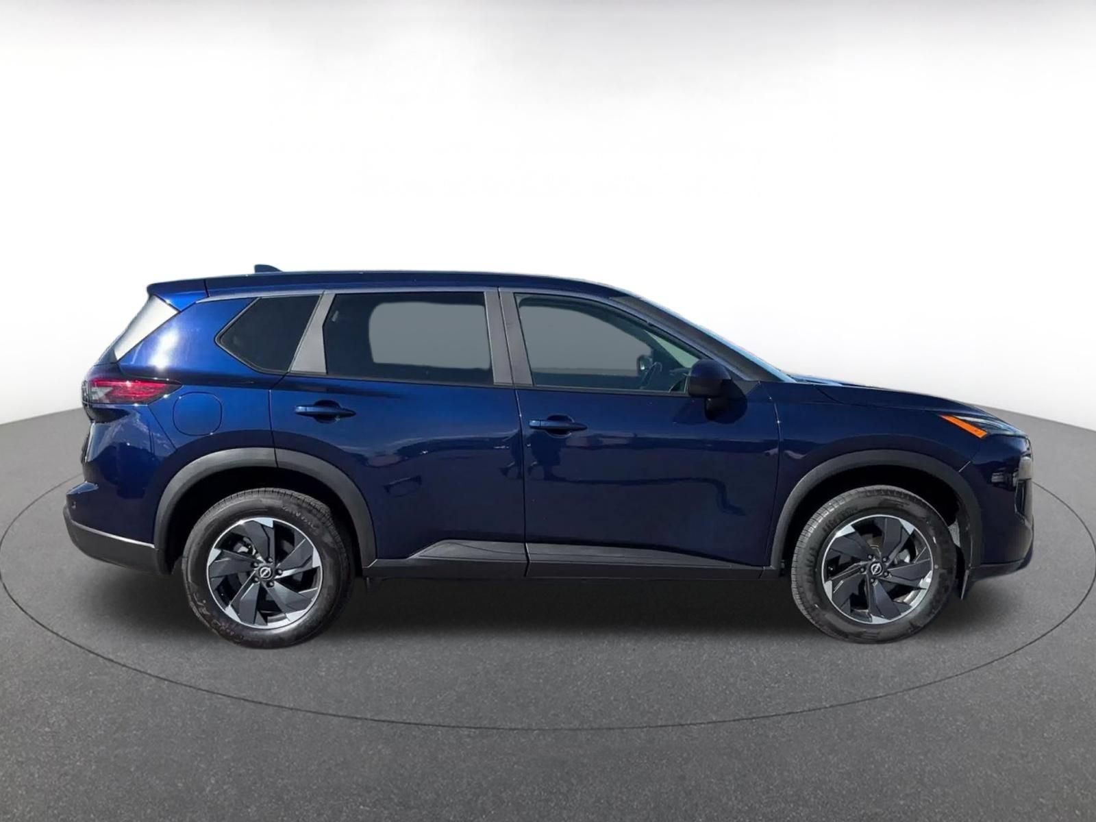 Used 2025 Nissan Rogue SV AWD/4WD image 15