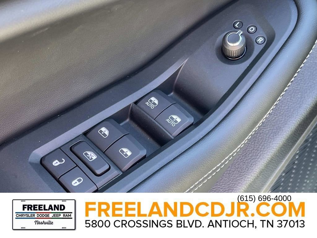 New 2025 Jeep Grand Cherokee L Limited w/ Luxury Tech Group II image 24