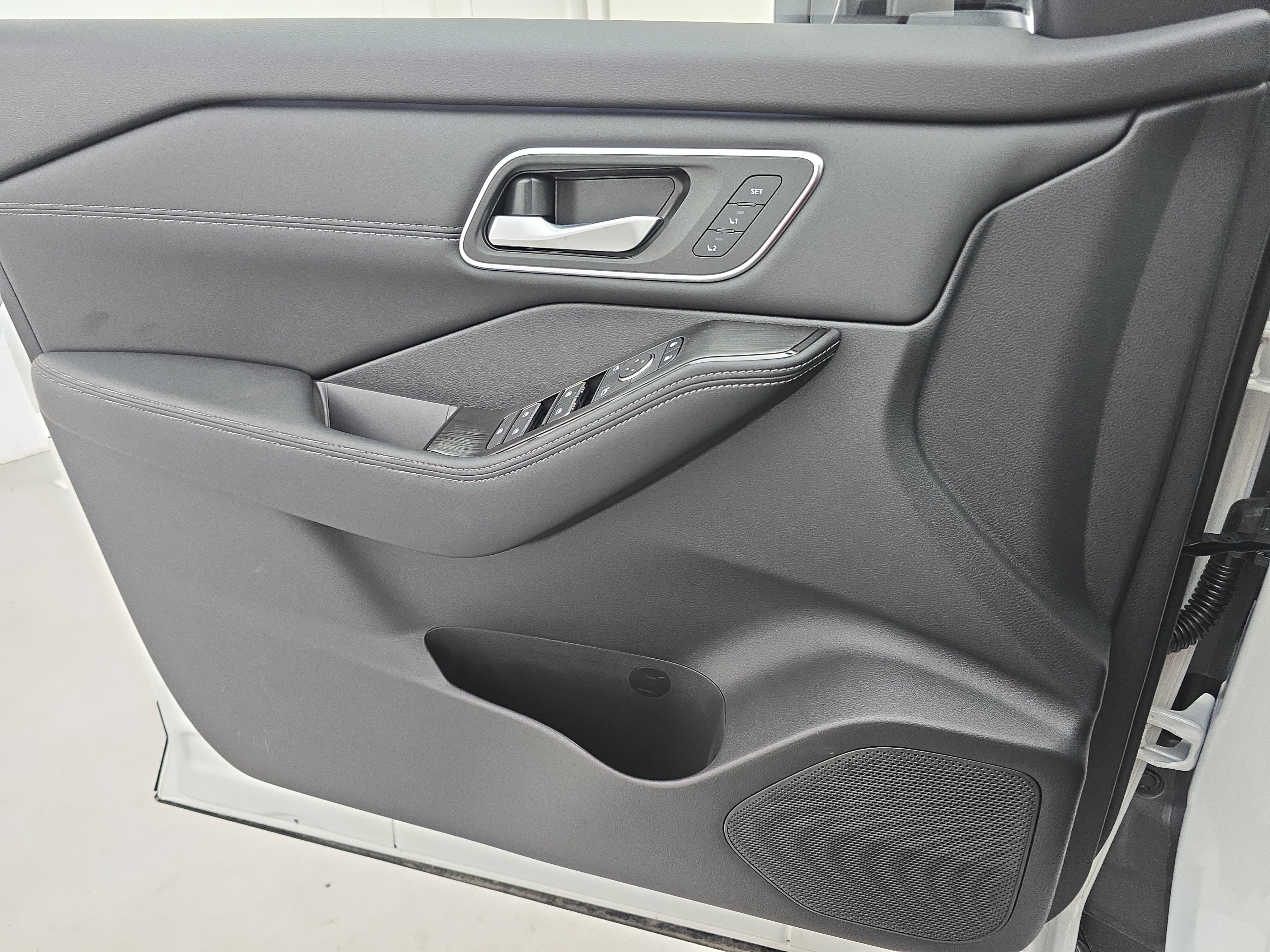 New 2026 Nissan Rogue Platinum image 27