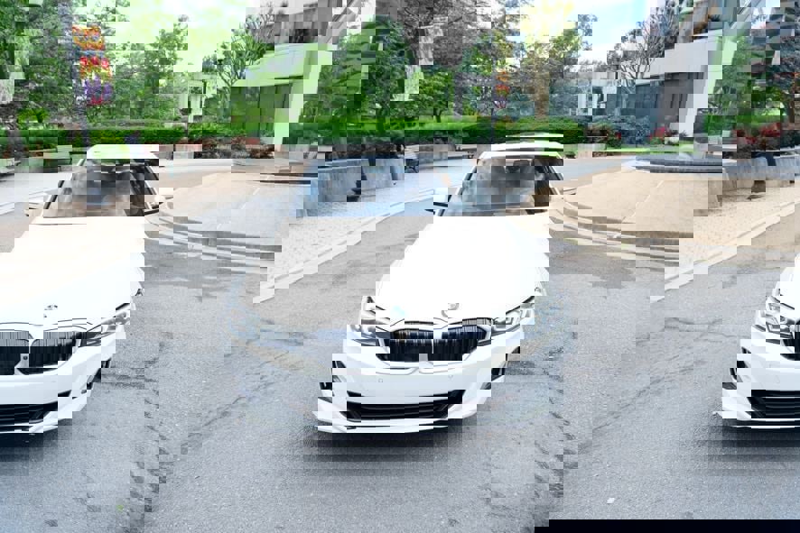 Used 2024 BMW 330i Sedan image 3