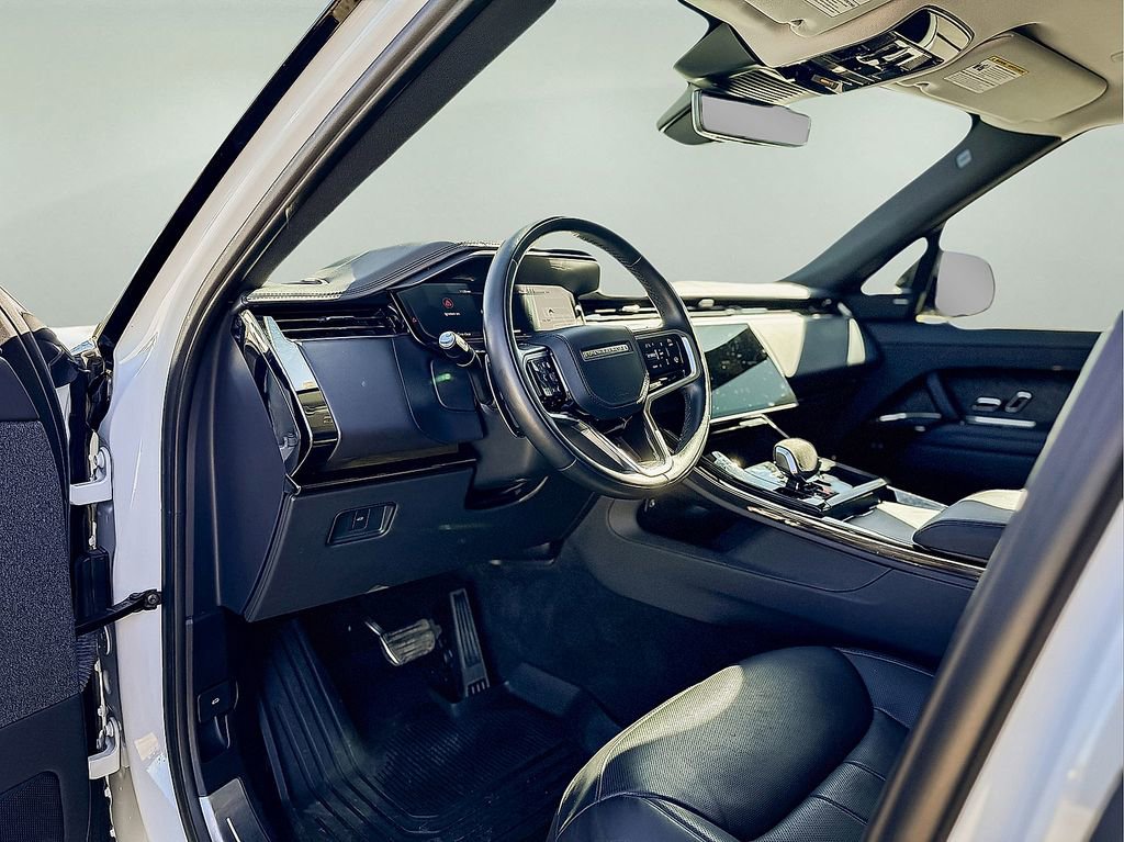 Used 2024 Land Rover Range Rover Sport SE image 18