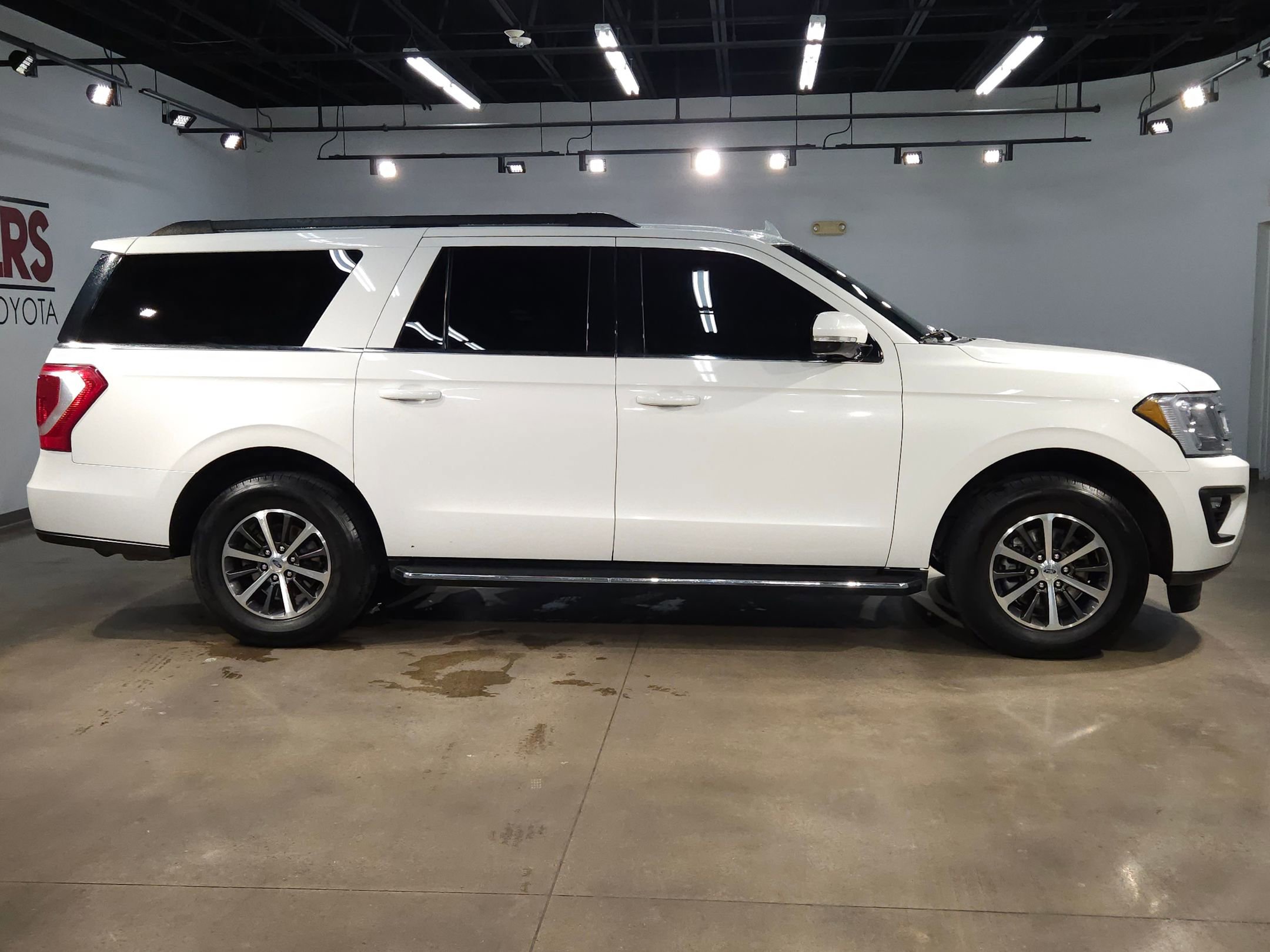 Used 2021 Ford Expedition Max XLT image 8