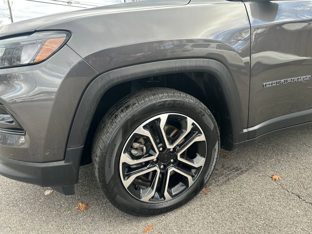 Used 2023 Jeep Compass Limited image 2