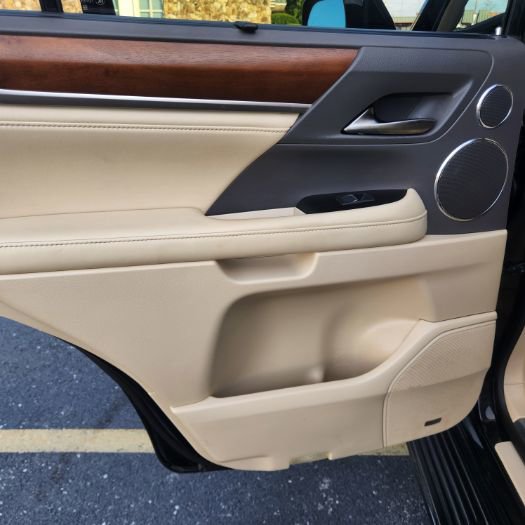 Used 2017 Lexus LX 570 4WD image 12