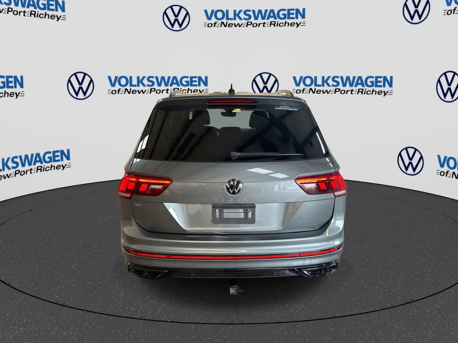 Used 2022 Volkswagen Tiguan SE R-Line FWD image 13